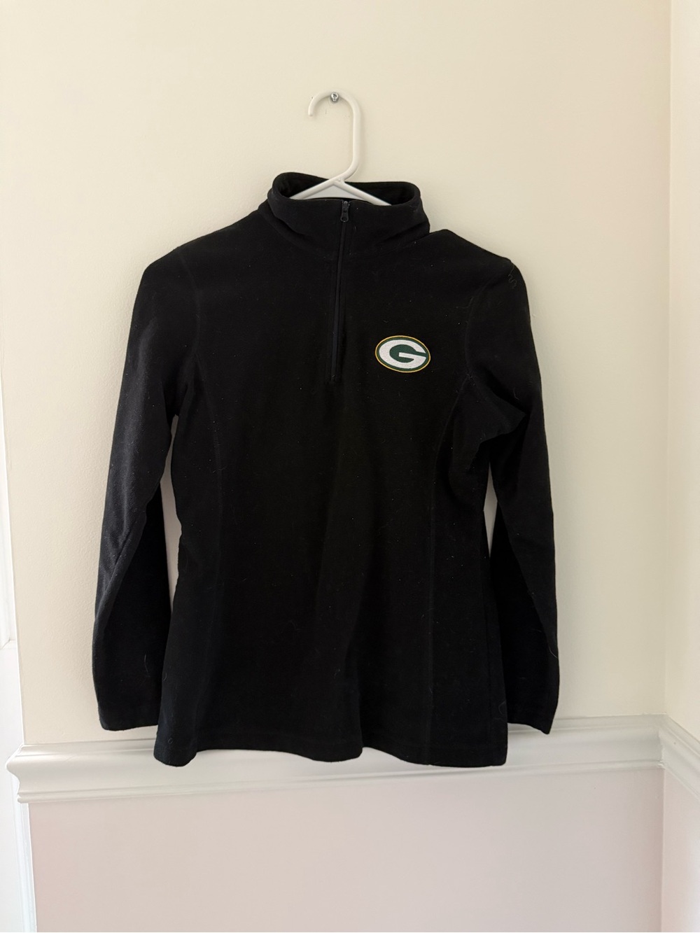 NFL Women's Black Quarter-Zip Pullover with Green Bay Packers Logo